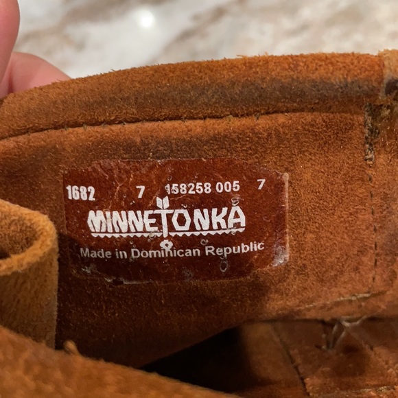 Genuine suede Minnetonka Boots - Picture 4 of 13